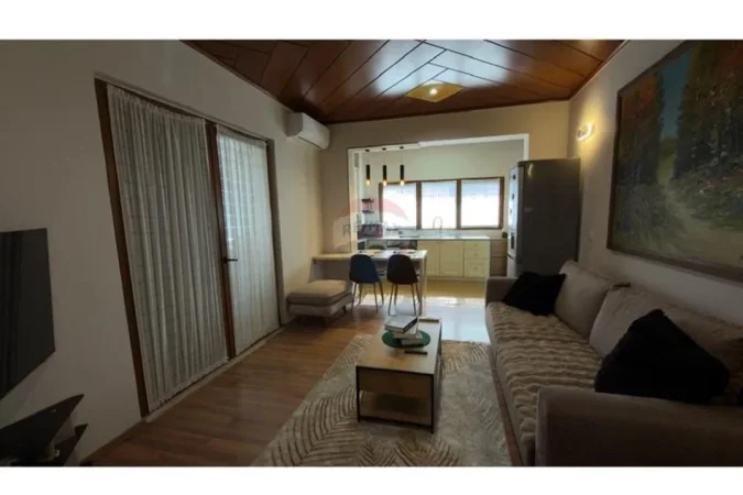 Tirane, jepet me qera Vile , 70 m² 600 € (Ish parku)