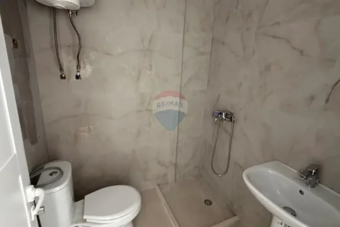 Tirane, jepet me qera dyqan , 30 m² 401 € (Rruga Budi, Tiranë)