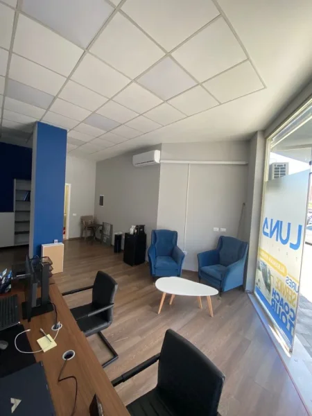 Tirane, jepet me qera ambjent biznesi Kati 0, 50 m² 750 € (Rruga Ndre Mjeda)