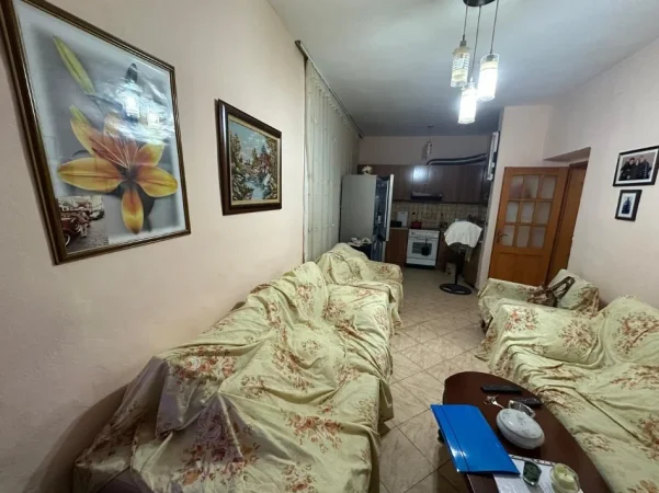 Tirane, shitet apartament 3+1+Ballkon Kati 0, 103 m² 170.000 € (Rruga Mine Peza)