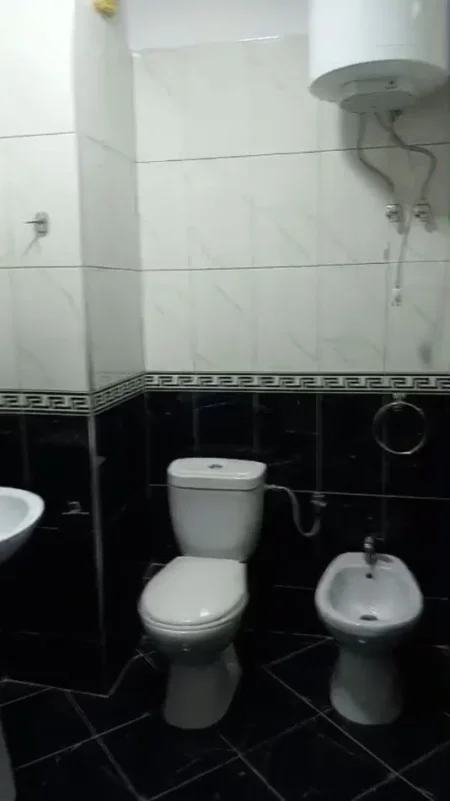 Tirane, jepet me qera apartament 2+1 Kati 4, 120 m² 450 € (yzberisht)