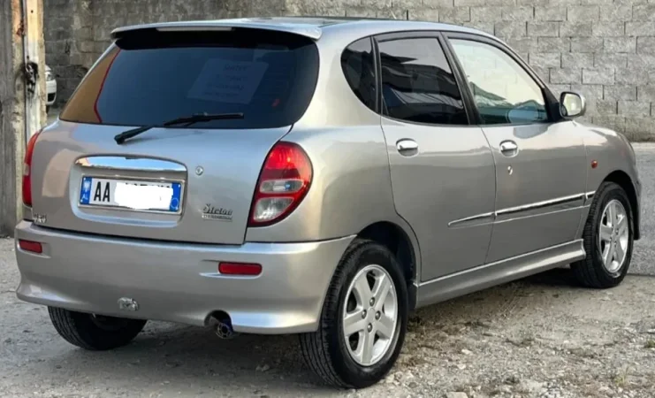Durres, shitet makine Benzin+Gaz, gri metalizato automatik Kondicioner 3.500 €