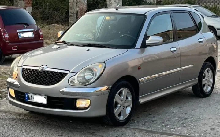 Durres, shitet makine Benzin+Gaz, gri metalizato automatik Kondicioner 3.500 €