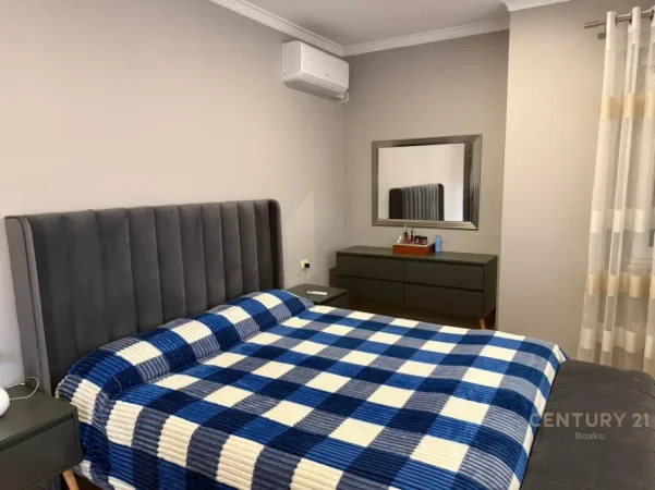 Tirane, jepet me qera Vile 3+1 Kati 2, 940 m² 2.300 € (Sauk i Vjeter)