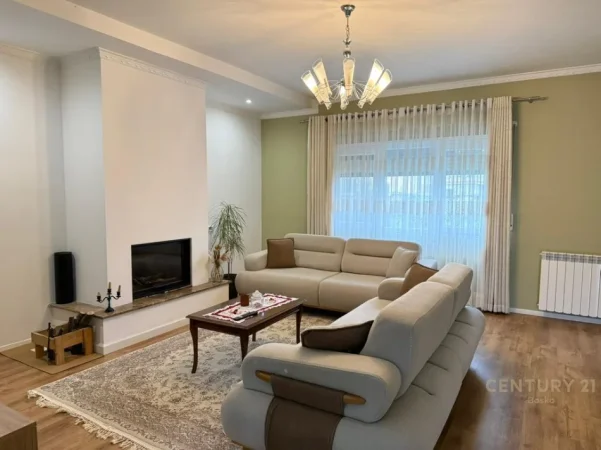 Tirane, jepet me qera Vile 3+1 Kati 2, 940 m² 2.300 € (Sauk i Vjeter)
