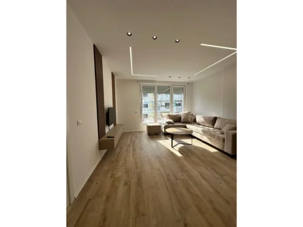 Tirane, jepet me qera apartament 1+1 Kati 3, 65 m² 600 € 