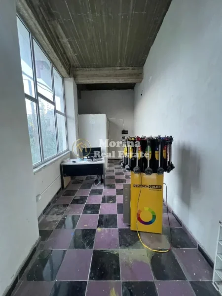 Tirane, jepet me qera ambjent biznesi Kati -1, 30 m² 250 € (Yzberisht)