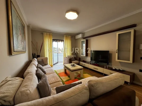 Tirane, jepet me qera apartament 1+1 Kati 6, 78 m² 750 € (Pazari i Ri)