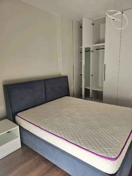 Tirane, jepet me qera apartament 1+1 Kati 1, 80 m² 800 € (LIQENI I THATE)