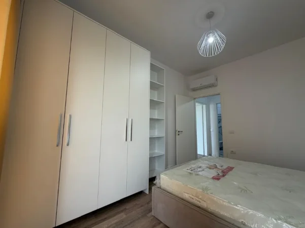 Tirane, jepet me qera apartament 1+1+Ballkon , 450 € 
