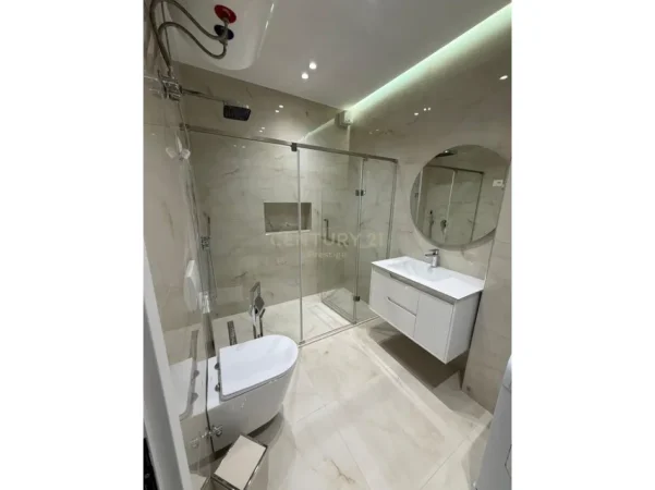 Tirane, jepet me qera Vile 2+1 Kati 2, 160 m² 1.000 € (Xhamlliku)