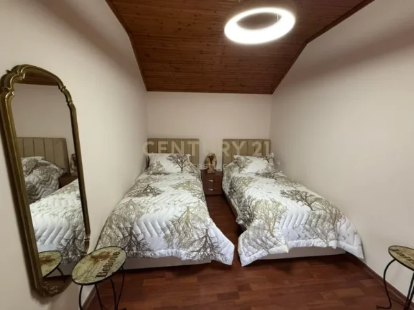 Tirane, jepet me qera Vile 2+1 Kati 2, 160 m² 1.000 € (Xhamlliku)