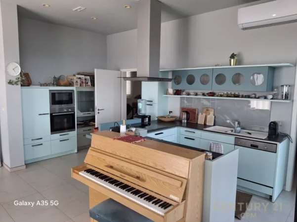 Tirane, shitet Vile 3+1 Kati 2, 297 m² 490.000 € (Linze)