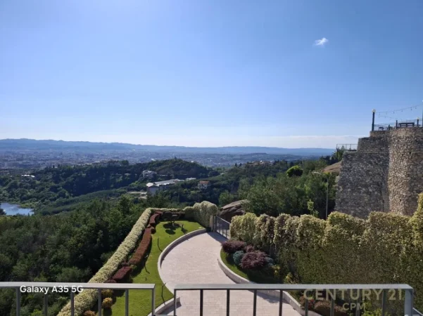 Tirane, shitet Vile 3+1 Kati 2, 297 m² 490.000 € (Linze)