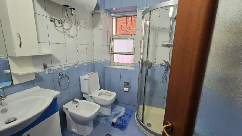 Tirane, shitet apartament 1+1 Kati 2, 62 m² (pasticeri lika)