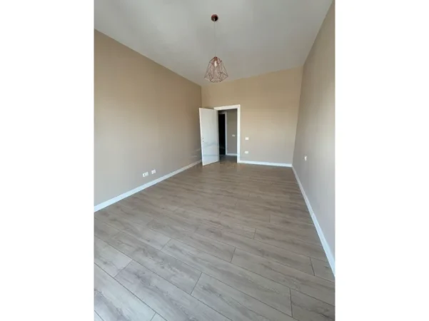 Tirane, shitet apartament 1+1+Ballkon Kati 3, 94 m² 159.000 € (sauk)