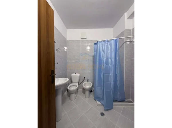 Tirane, jepet me qera apartament 1+1 Kati 1, 64 m² 450 € (Astir)