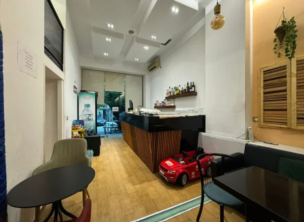 Tirane, shes dyqan Kati 0, 110 m² 470.000 € (Sheshi Willson)