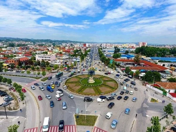 Tirane, shitet , 244 m² 350.000 € (Sheshi Shqiponja)