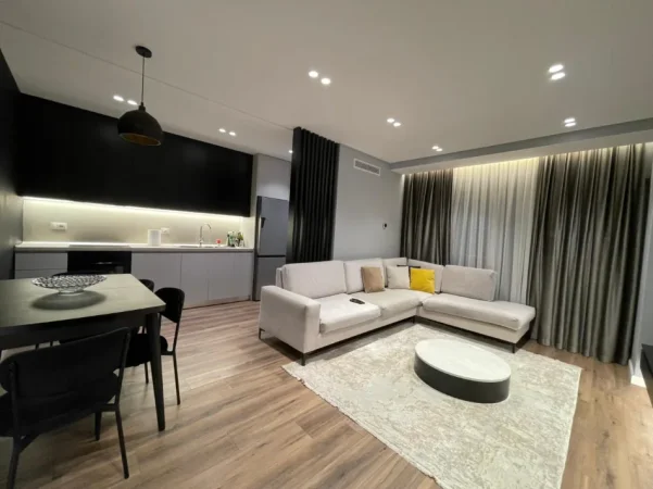 Tirane, jepet me qera apartament 2+1 Kati 7, 85 m² 700 € (Ish-Fusha e Aviacionit.)