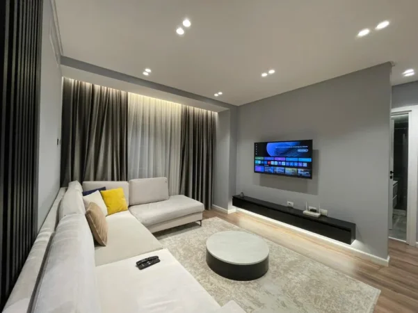 Tirane, jepet me qera apartament 2+1 Kati 7, 85 m² 700 € (Ish-Fusha e Aviacionit.)