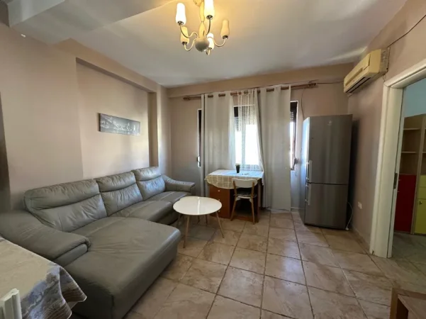 Tirane, jepet me qera apartament 3+1+Ballkon Kati 6, 120 m² 700 € (Rruga Mine Peza)