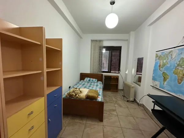 Tirane, jepet me qera apartament 3+1+Ballkon Kati 6, 120 m² 700 € (Rruga Mine Peza)