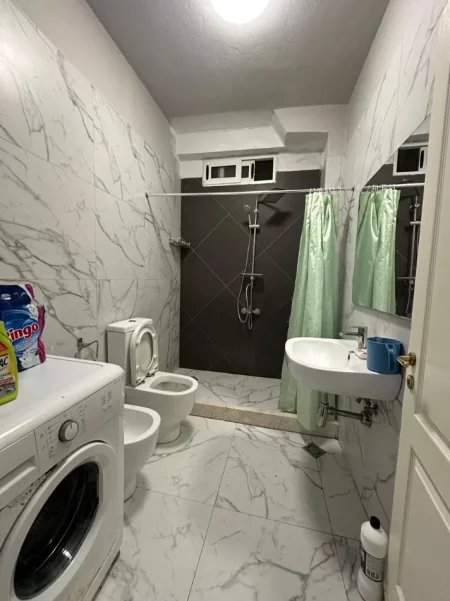 Tirane, jepet me qera apartament 3+1+Ballkon Kati 6, 120 m² 700 € (Rruga Mine Peza)