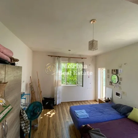 Tirane, shitet shtepi 1+1 Kati 2, 60 m² (Qytet Studenti)