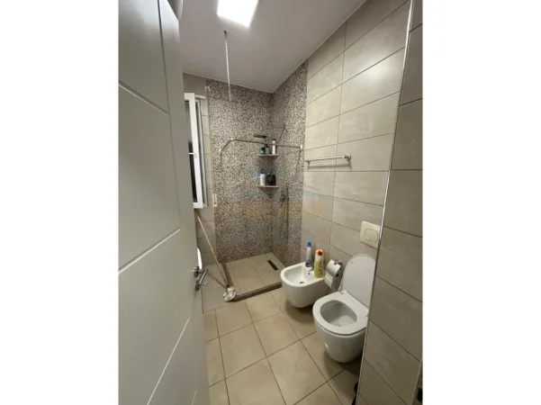 Tirane, jepet me qera apartament 1+1+Ballkon Kati 11, 72 m² 550 € (IBN)