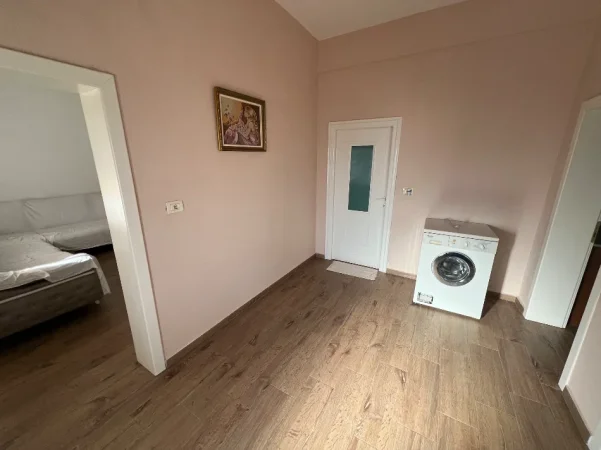 Tirane, jepet me qera shtepi 2+1 Kati 1, 90 m² 300 € (Rruga Shima -Mezez Koder)