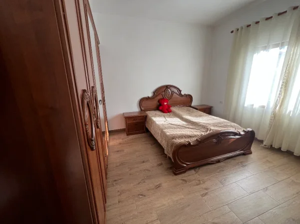 Tirane, jepet me qera shtepi 2+1 Kati 1, 90 m² 300 € (Rruga Shima -Mezez Koder)