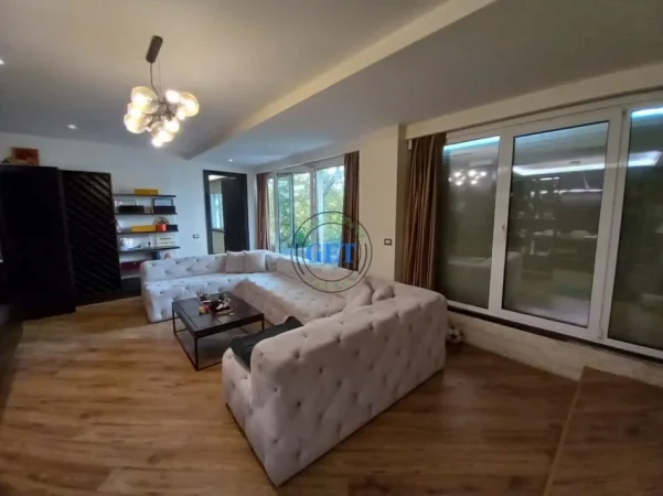 Durres, shitet apartament ne plazh 4+1 , 360 m² 500.000 € (Plazh Iliria)