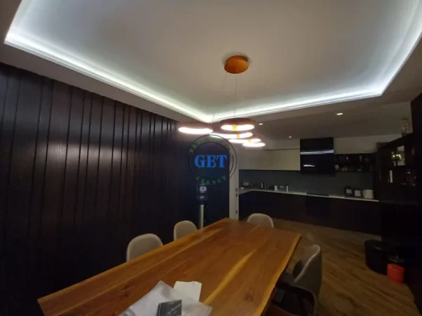 Durres, shitet apartament ne plazh 4+1 , 360 m² 500.000 € (Plazh Iliria)