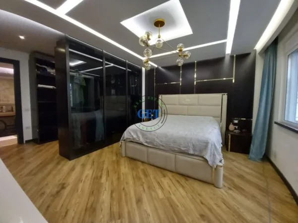 Durres, shitet apartament ne plazh 4+1 , 360 m² 500.000 € (Plazh Iliria)