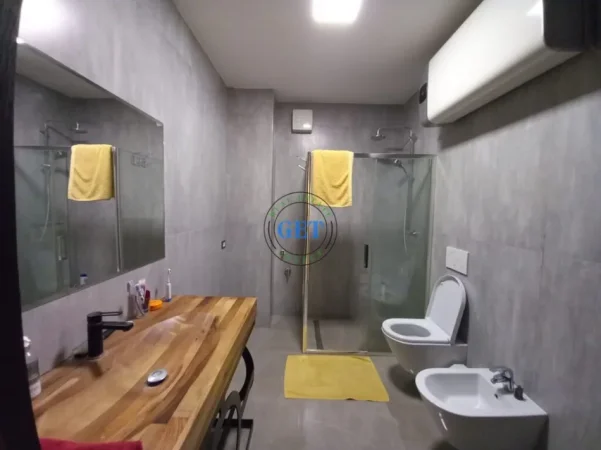 Durres, shitet apartament ne plazh 4+1 , 360 m² 500.000 € (Plazh Iliria)