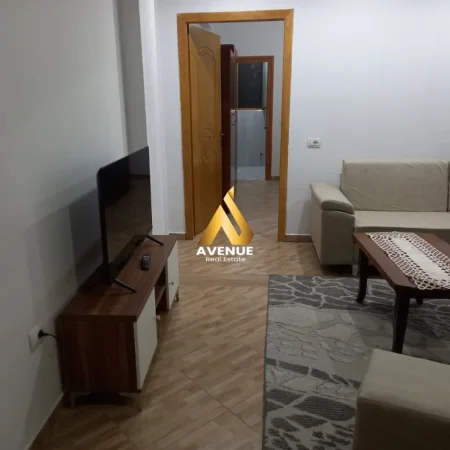 Tirane, jepet me qera apartament 1+1 Kati 1, 350 € 