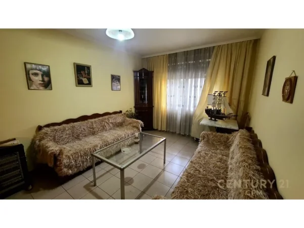 Tirane, jepet me qera apartament 2+1 Kati 3, 70 m² 500 € (Rruga Mihal Grameno)