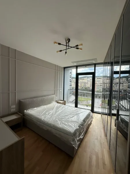 Tirane, jepet me qera apartament 2+1+Ballkon Kati 4, 107 m² 1.800 € (Lake View Residence)