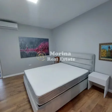 Tirane, jepet me qera apartament 2+1+Ballkon Kati 13, 125 m² 1.150 € (Blloku)