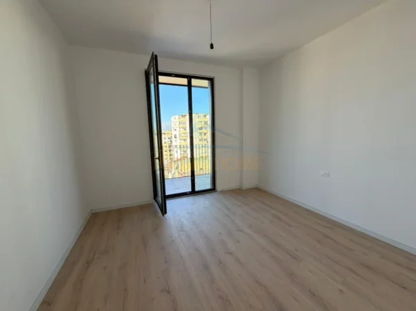 Tirane, jepet me qera apartament 2+1 Kati 7, 127 m² 1.500 € (Rruga e Kosovareve)
