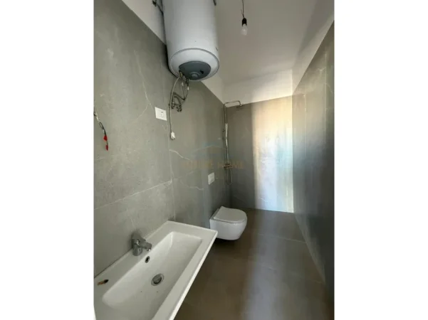 Tirane, jepet me qera apartament 2+1+Ballkon Kati 7, 127 m² 1.500 € (Altana Luxury Residence)