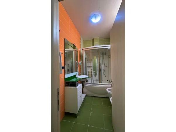 Tirane, shitet Vile 3 Katshe Kati 4, 737 m² 450.000 € (Kodra e Priftit)