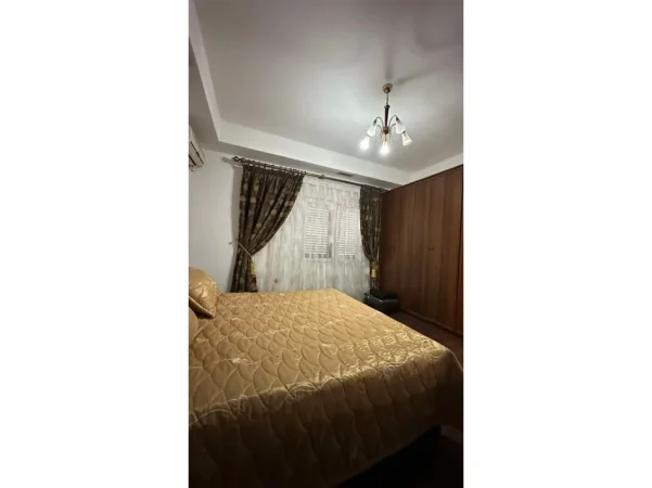 Tirane, shitet Vile 3 Katshe Kati 4, 737 m² 450.000 € (Kodra e Priftit)