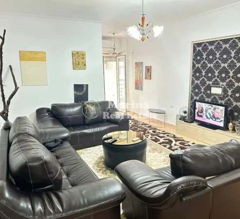 Tirane, jepet me qera apartament 2+1 Kati 3, 115 m² 650 € (Zogu i ZI)