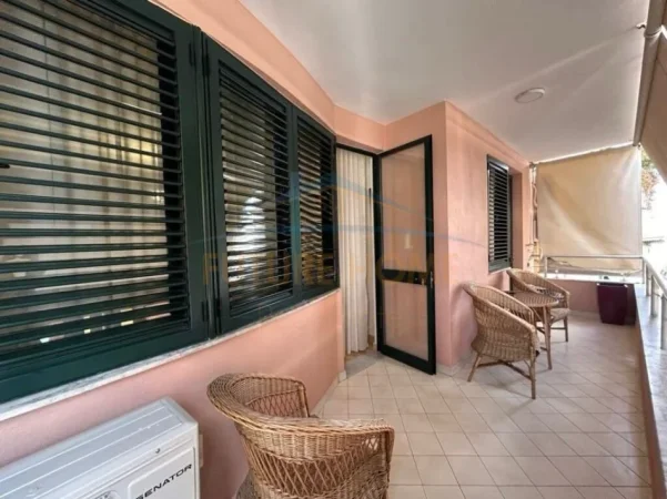 Tirane, jepet me qera apartament 2+1+Ballkon Kati 5, 115 m² 750 € (Frederik Shiroka)