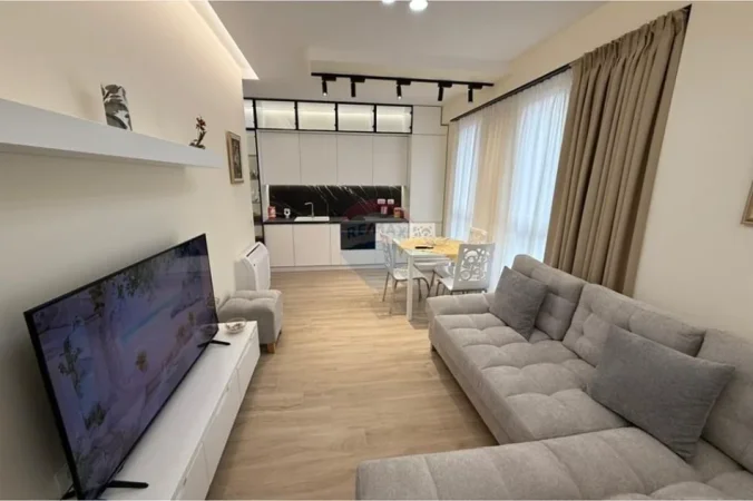 Tirane, jepet me qera apartament 1+1+Ballkon Kati 3, 60 m² 700 € (21 Dhjetori)