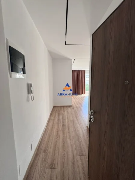 Tirane, jepet me qera zyre Kati 7, 110 m² 900 € 