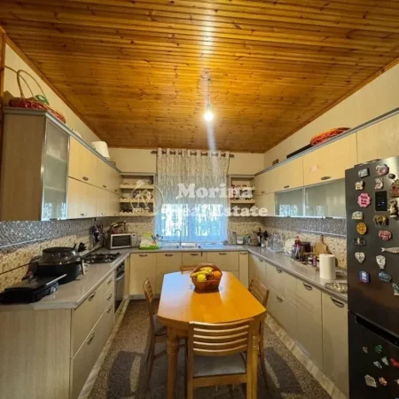 Tirane, shitet apartament 3+1 Kati 6, 124 m² 170.000 € (Tregu Elektrik)