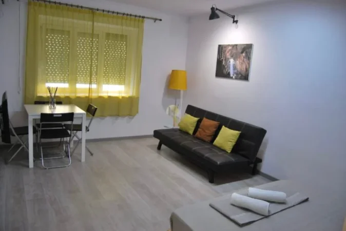 Tirane, jepet me qera garsonier 1+1 Kati 2, 35 m² 430 € (rruga e bogdaneve)